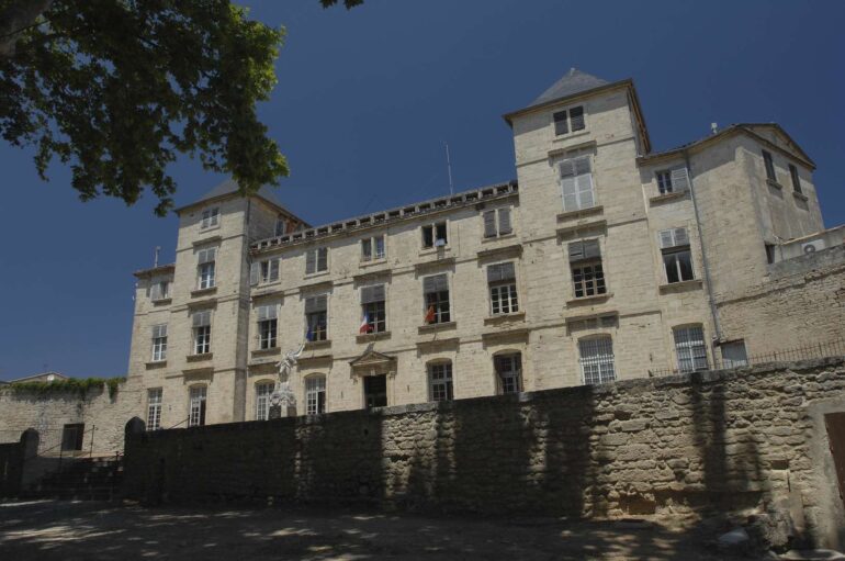 pignan mairie hotel de ville chateau turenne metropole montpellier free format