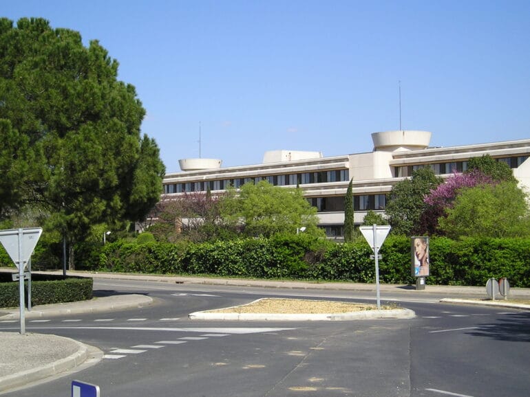 Le siège du Crédit Agricole du Languedoc, à Lattes-Maurin.
