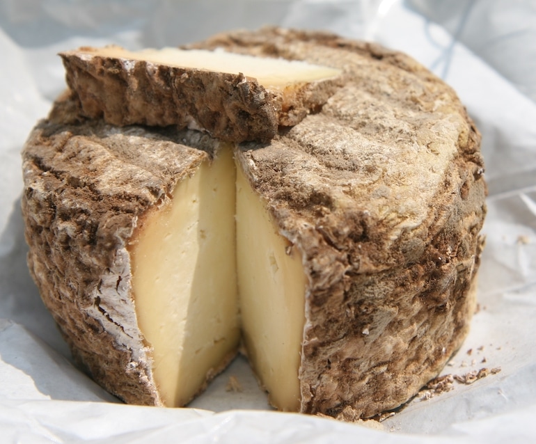 Fromage aux artisous du Velay © Wikimedia Commons