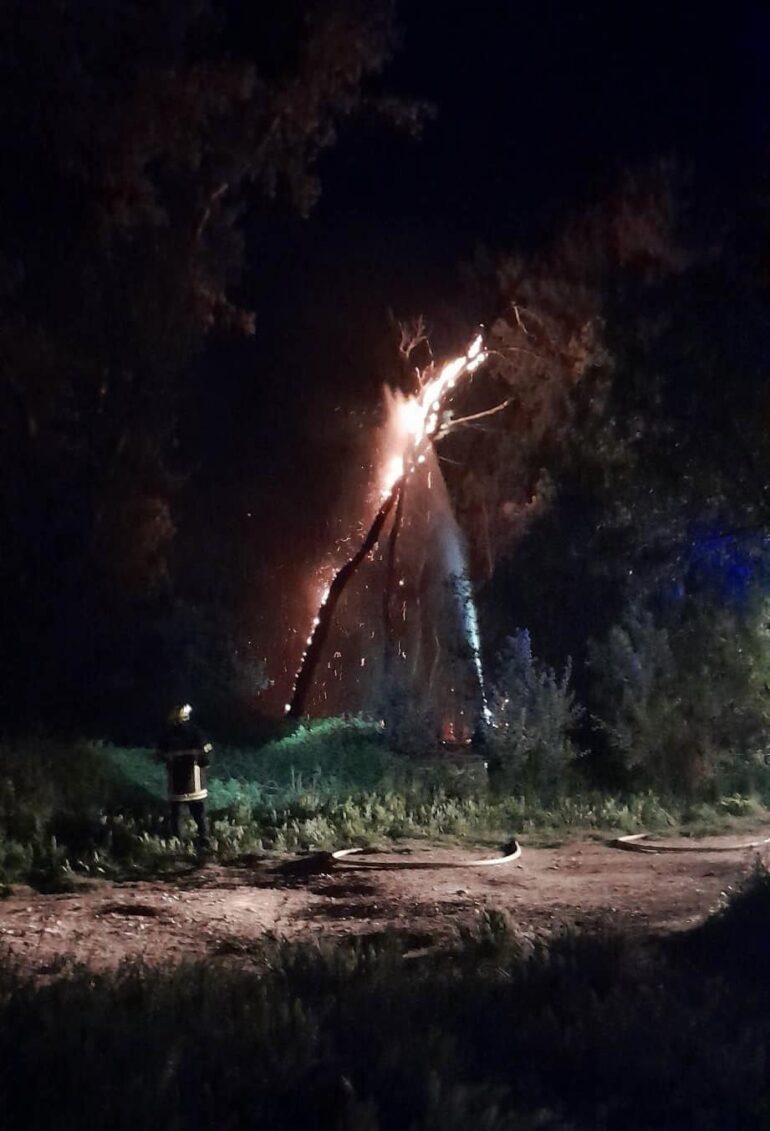 L'incendie sur la commune de Canet © Kazaa Infos Radars. / Facebook